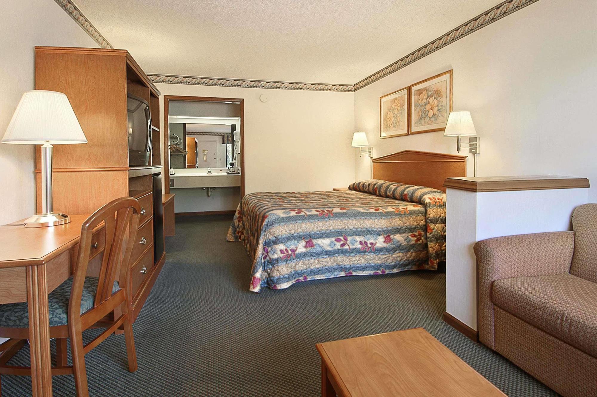 Super 8 By Wyndham Burlington Nc Motel Dış mekan fotoğraf