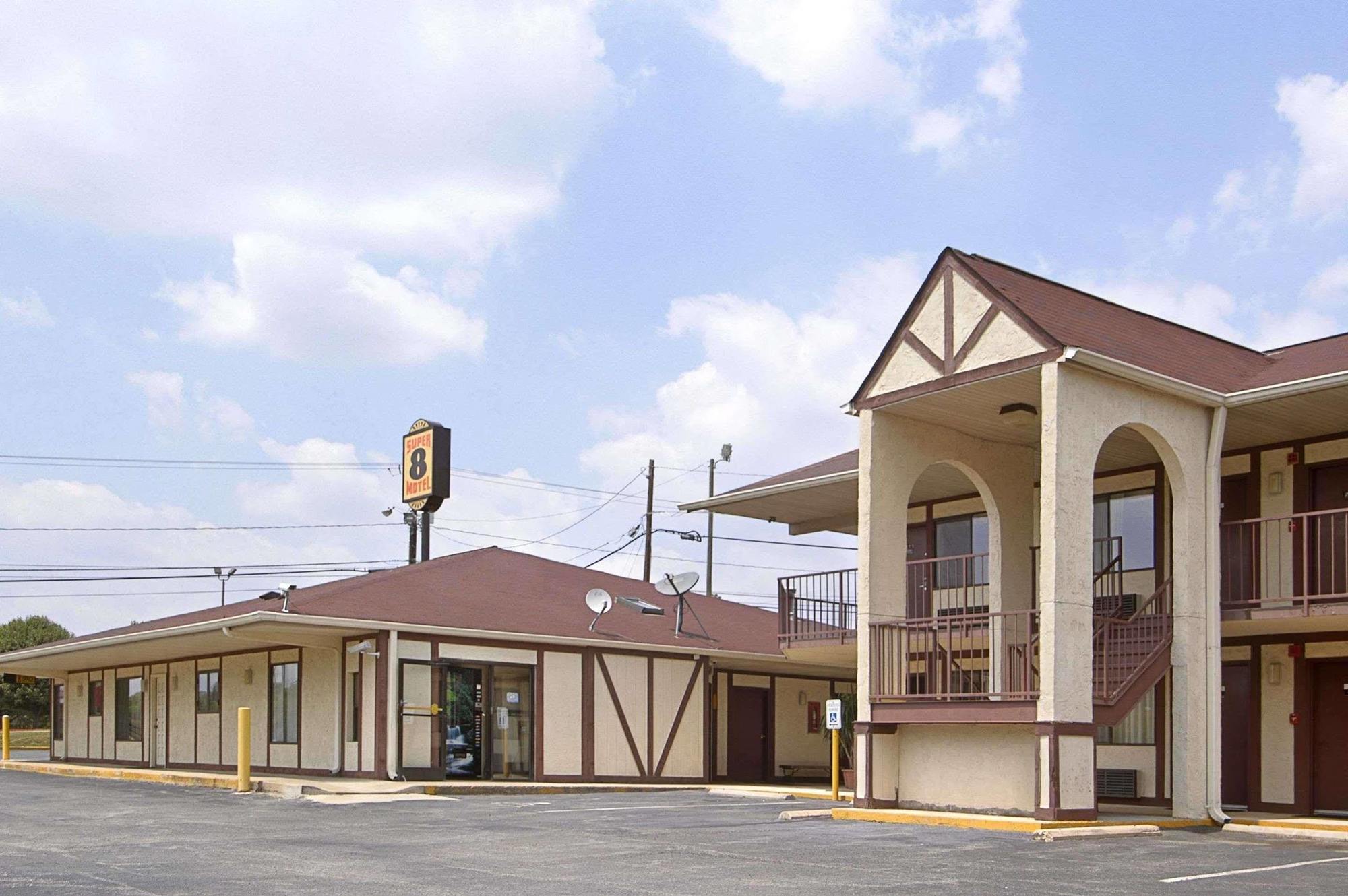 Super 8 By Wyndham Burlington Nc Motel Dış mekan fotoğraf